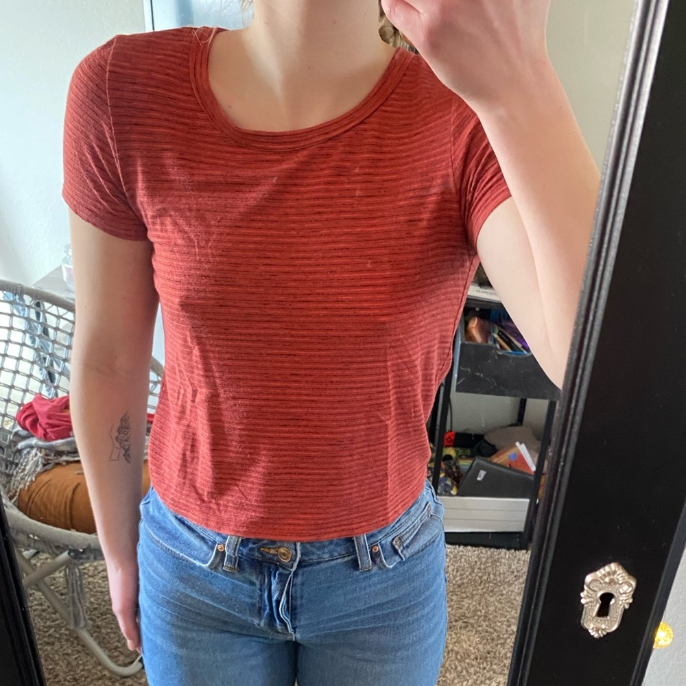 Red/black striped mildly cropped, t-shirt.